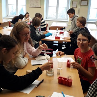 Laboratorní práce z chemie v 8.A