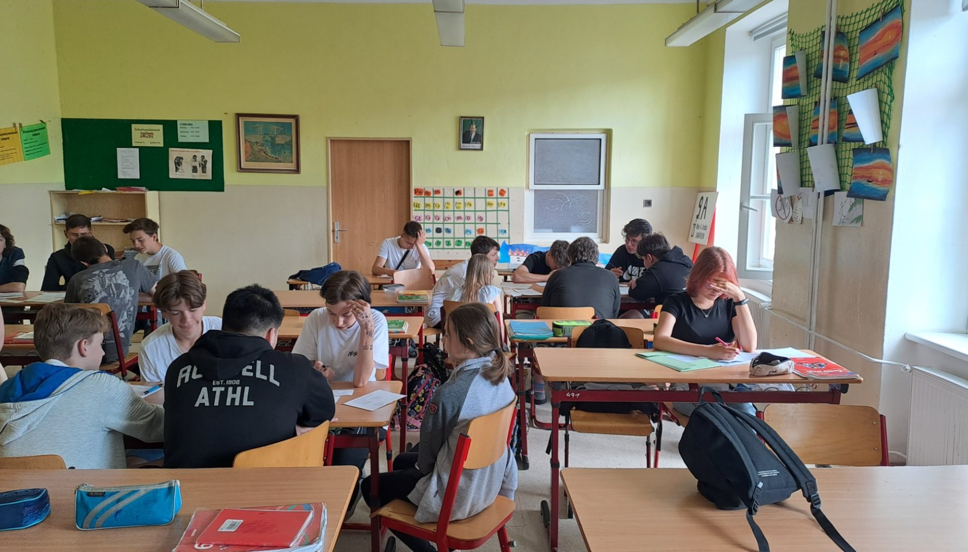 PÁŤÁCI NA DRUHÉM STUPNI