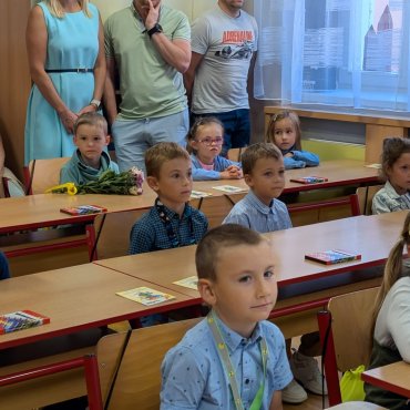 Prvňáčci poprvé zasedli do školních lavic